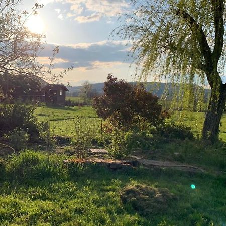 Chambre D'Hotes Dans Les Champs Jeux-Les-Bard Esterno foto