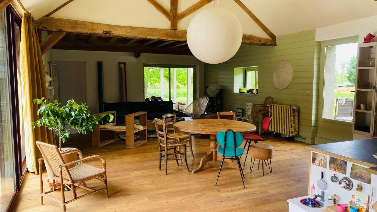 Chambre D'Hotes Dans Les Champs Jeux-Les-Bard Esterno foto