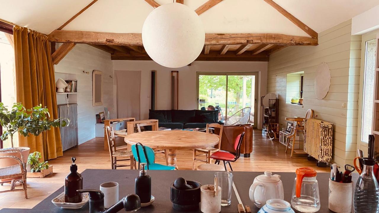 Chambre D'Hotes Dans Les Champs Jeux-Les-Bard Esterno foto